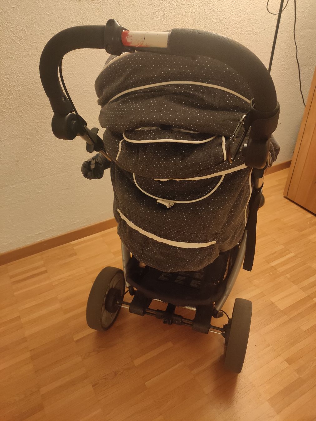 Carrozzine: Used Stroller Travel System w/ Bassinet Attachment – Usato da Uster venduto da sam_mz6w 5