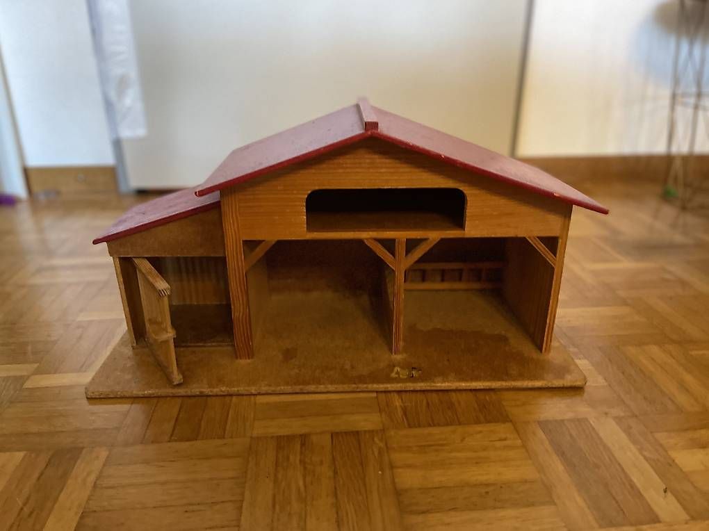 Casette per bambini: Bauernhof aus Holz – Usato da Maschwanden venduto da Ddorf