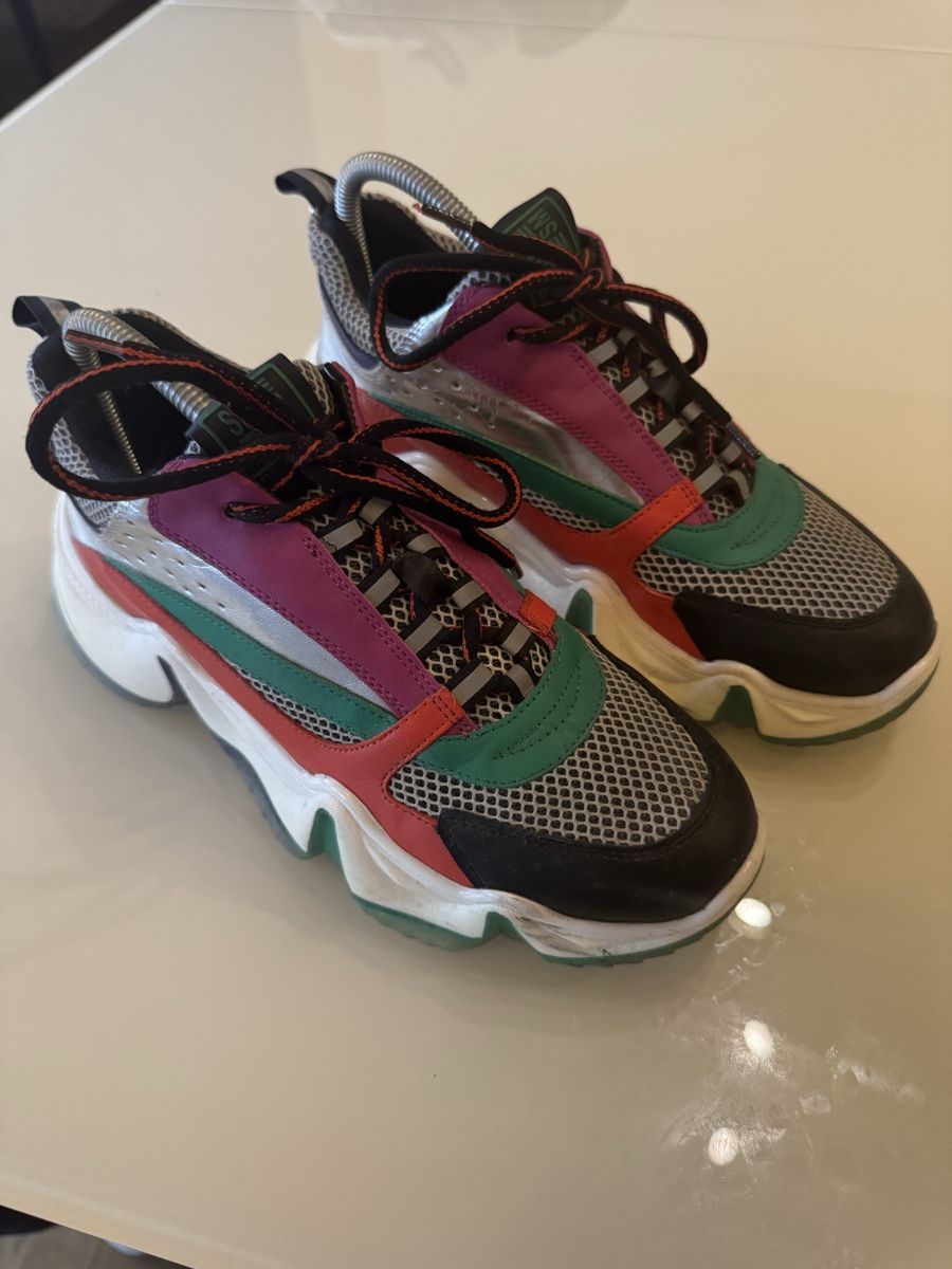 Scarpe da donna: Steve Madden sneakers multicolor used condition – Usato da Interlaken venduto da JxS_qws7 1