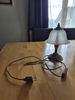 Tischlampe, massiver Sockel