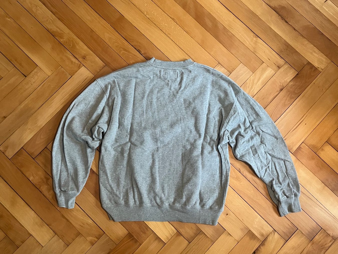Maglioni & Felpe: Colorful Standard Oversized Crewneck – Usato da Biel/Bienne venduto da san_6r2b 1