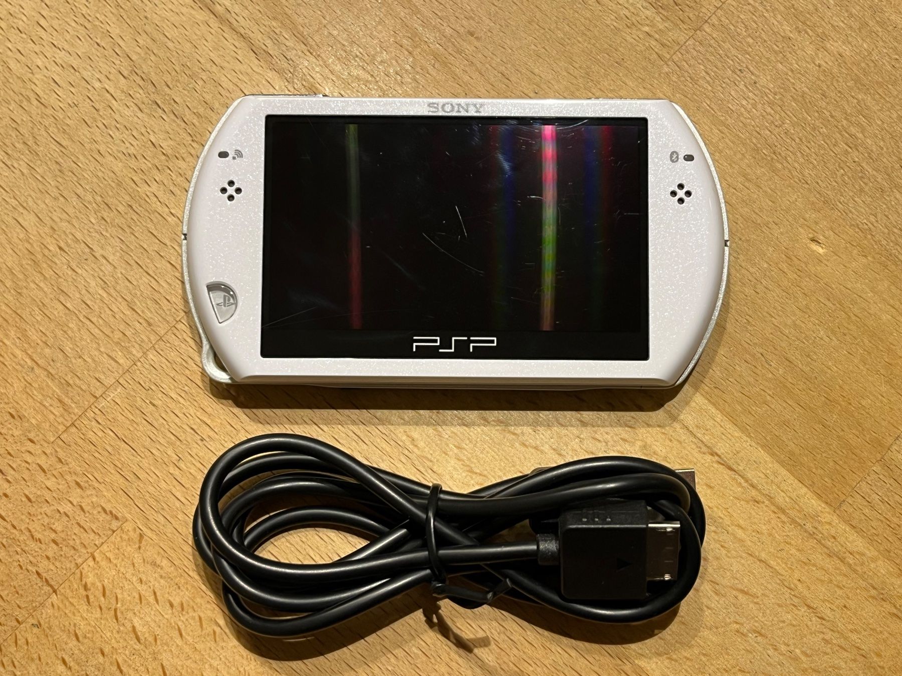Sony Console: Sony PSP Go - Weiss - Inkl. Ladekabel – Usato da Thalwil venduto da ranx