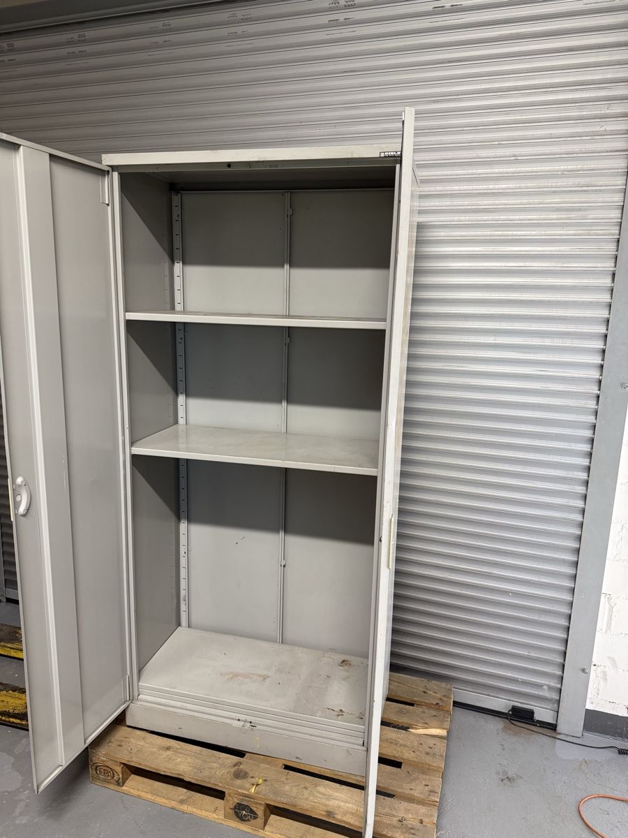 Schränke: Metalschrank  Günstig – Gebraucht aus Bettlach von mehr86