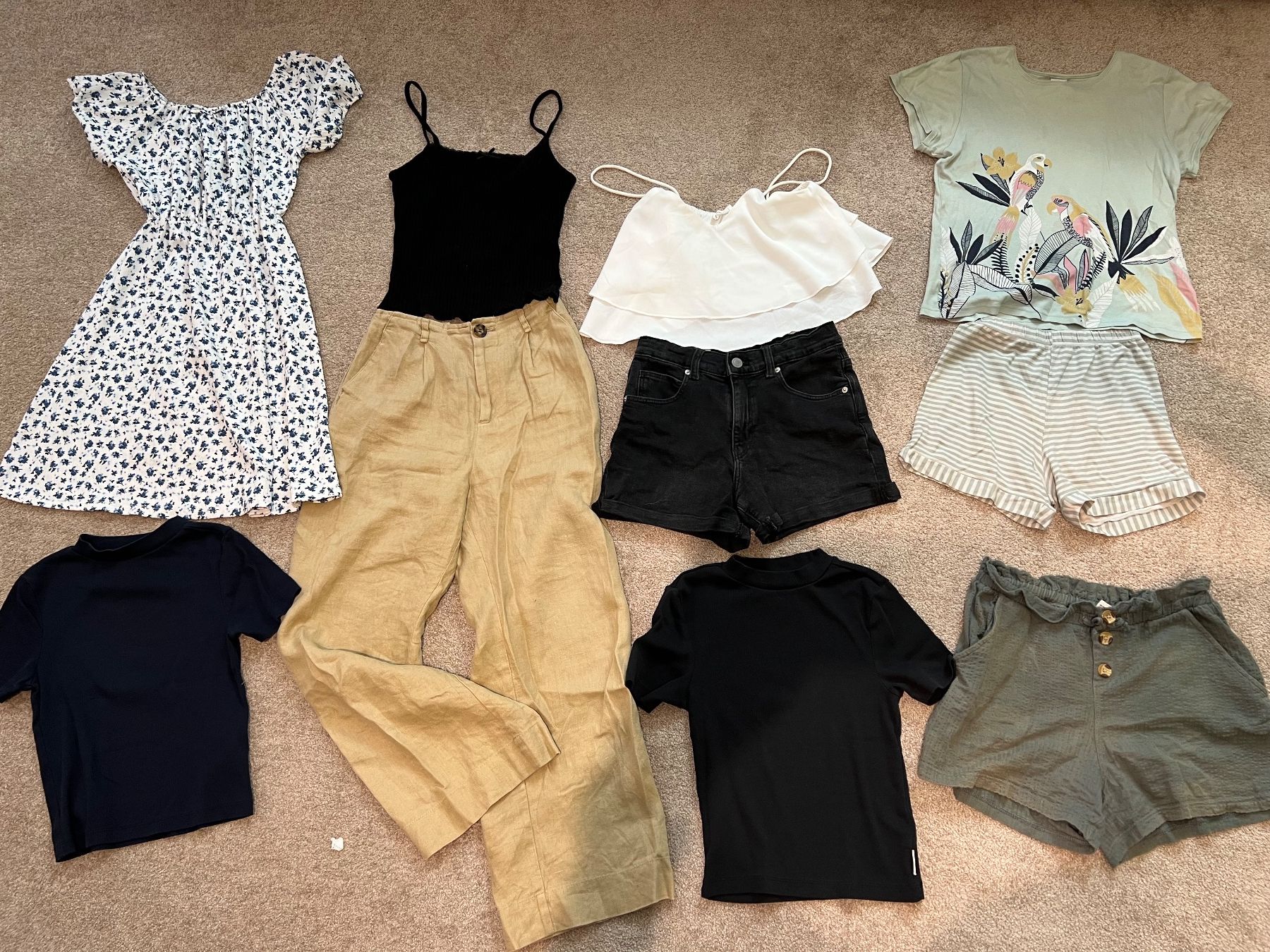 Kleiderpakete & -sets: Mädchen Sommerkleider Set Grösse 146-158 – Gebraucht aus Frauenfeld von Kasperli12