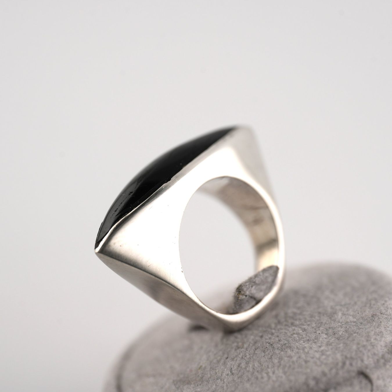 Anelli: Silberring mit schwarzem Stein – Usato da Basel venduto da Edelmetallhaus.com 1