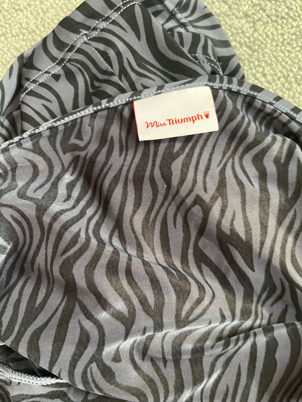 Triumph Negligees & Pigiami: TRIUMPH Nachtanzug Gr 36-38 – Nuovo (secondo la descrizione) da Rekingen AG venduto da Barmaleus 1