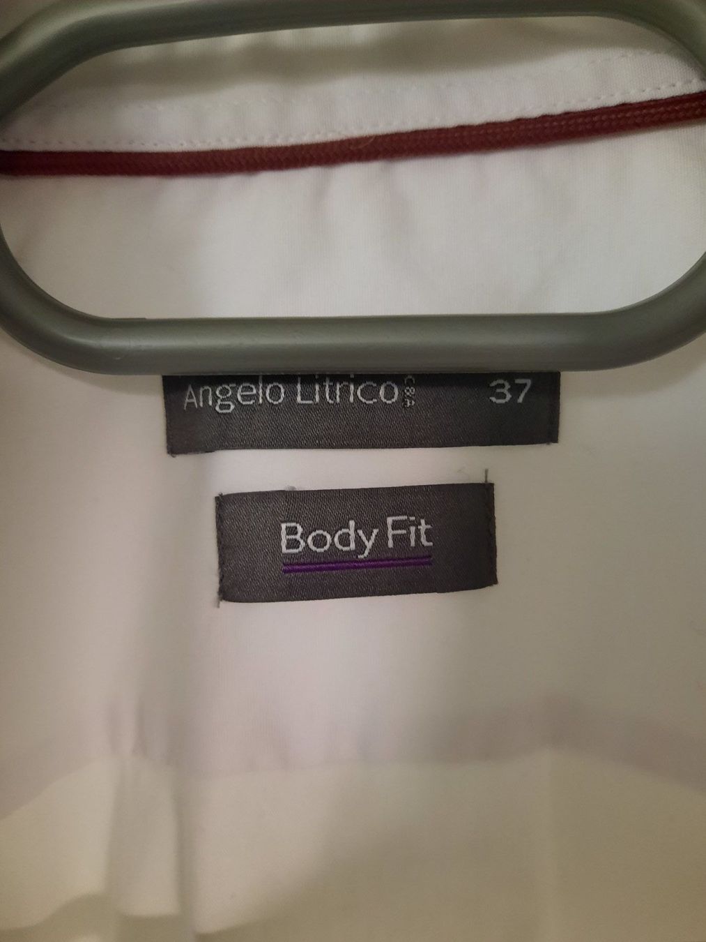 Camicie: weisses Hemd Body Fit – Usato da Niederglatt ZH venduto da Bobsli 1