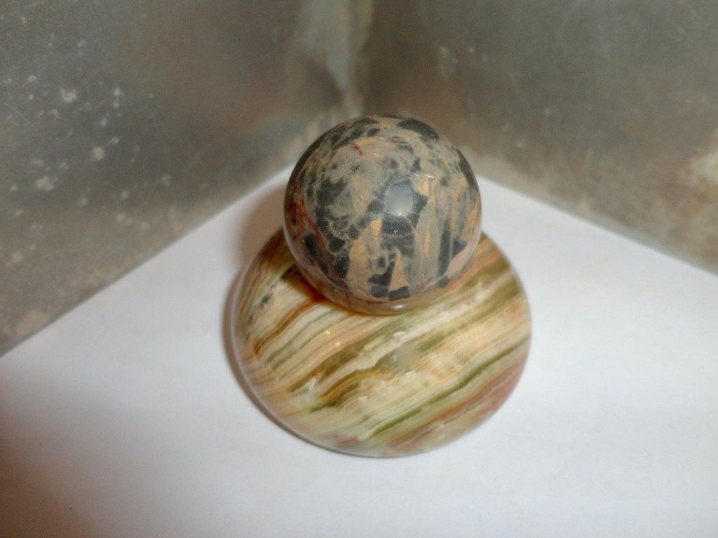 Minerali & Pietre curative: Aktion/ Jaspis Kugel mit Onyx-Marmor  Ständer – Nuovo (secondo la descrizione) da Biberist venduto da Steine 1
