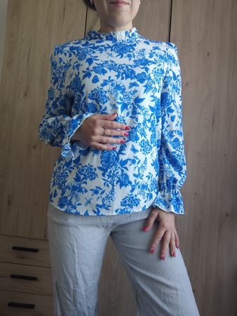 Blue Floral Blouse with Ruffled Sleeves - Size S