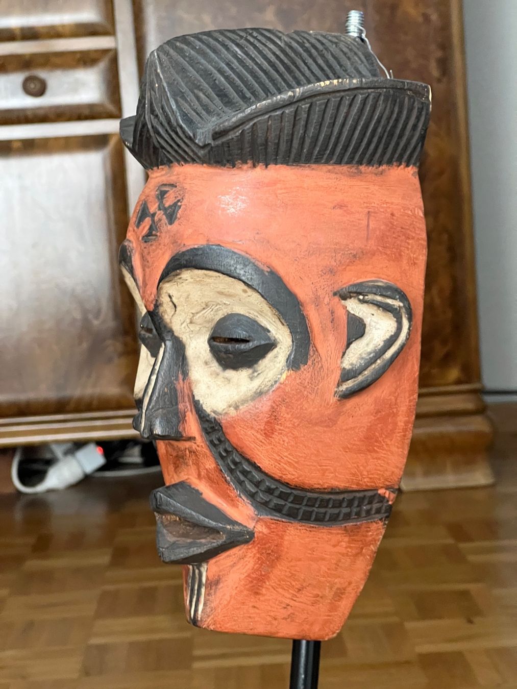 Arte internazionale: Rote Chokwe Maske – Usato da Genève venduto da Greg_8ff 2