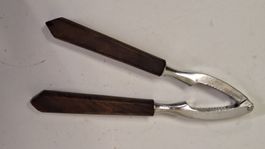 Nussknacker Metall mit Holzgriff