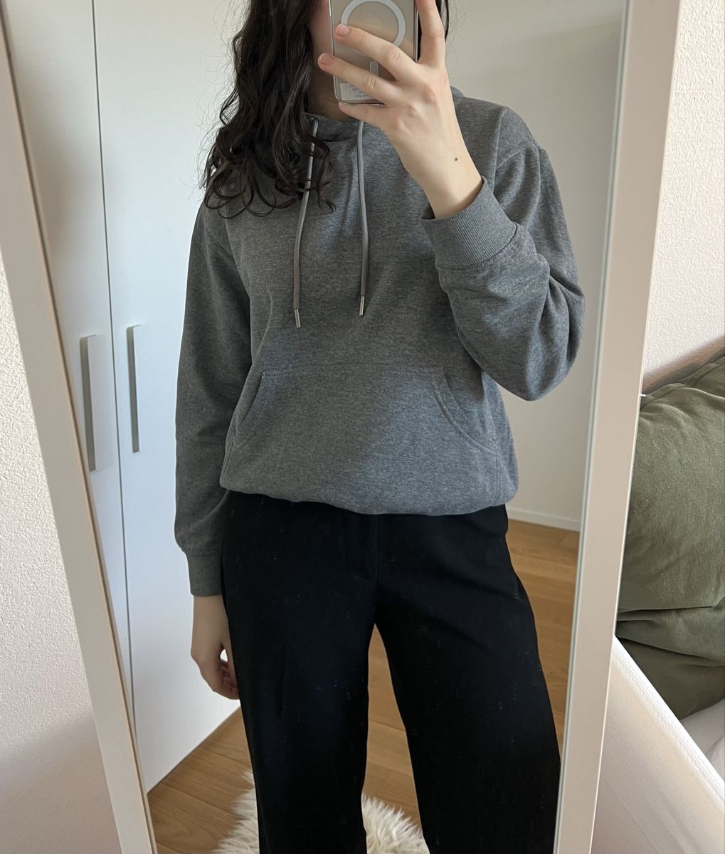 H&M Pullover & Sweatshirts: Grauer Pullover – Neu (gemäss Beschreibung) aus Frauenfeld von vik_d96k