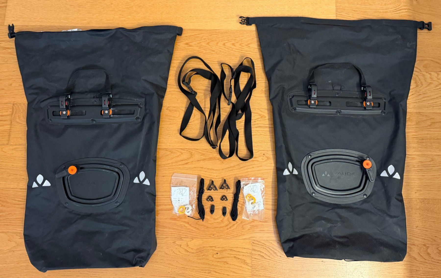 Vaude Borse: Vaude Aqua Back Light Set, Schwarz, mit Zubehör – Usato da Gelterkinden venduto da bikebeaver 1