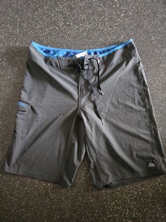 Reef Damen Shorts olive Grösse L guter Zustand