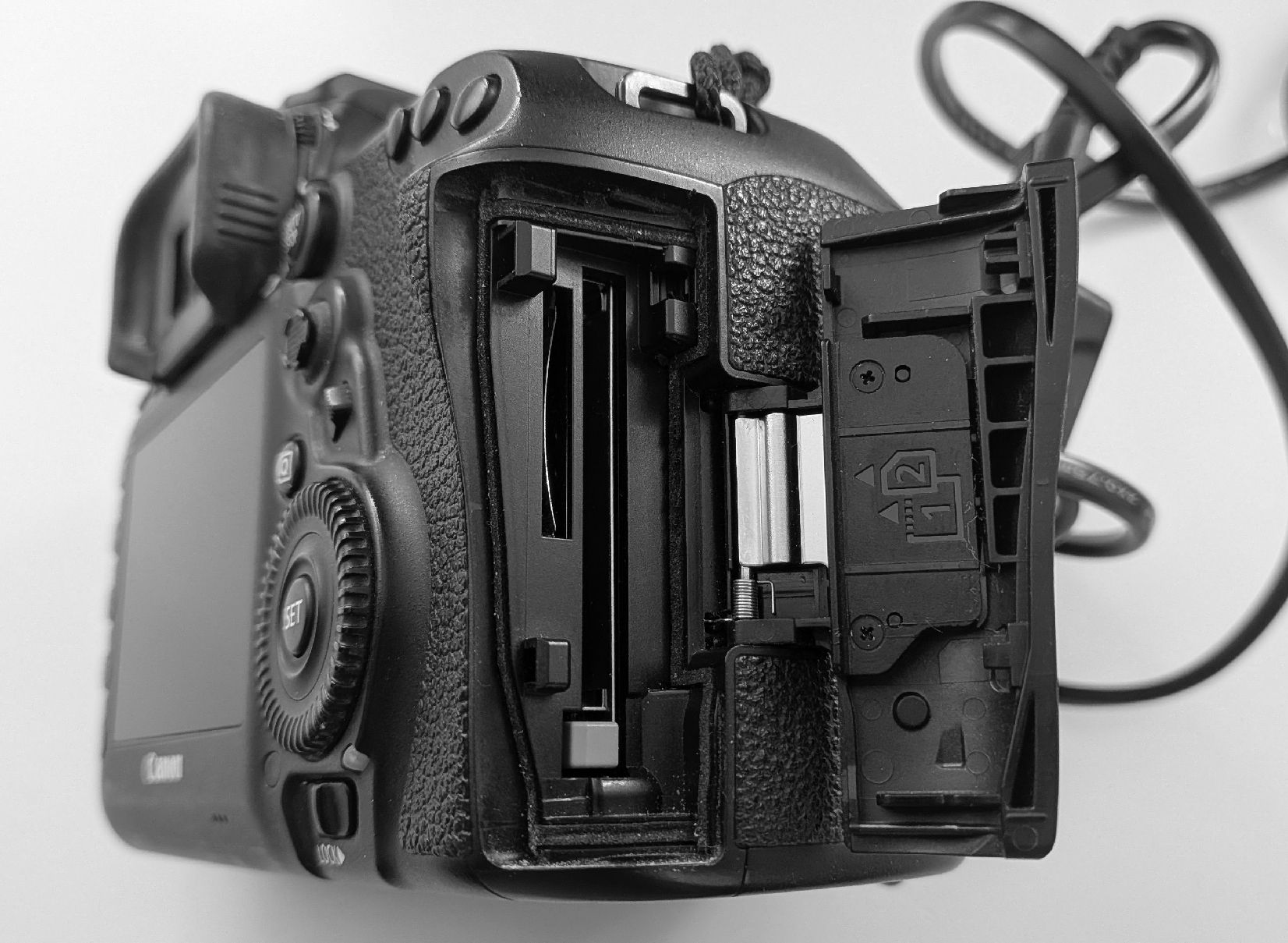 Canon Fotocamera: Canon 5D Mark IV mit Zubehör – Usato da Hinwil venduto da Adriananders 2