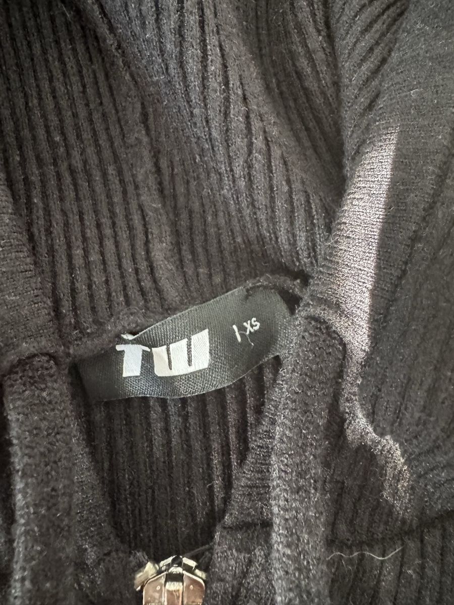 Giacche: Zipper schwarz – Usato da Brittnau venduto da mel_fxm6 1