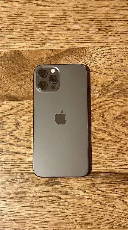 Apple Telefoni cellulari / Smartphones: Apple iPhone 12 Pro Max 128 GB Graphit  guter Zustand – Usato da Utzenstorf venduto da cel_555v