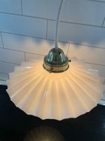 Lampe vintage en verre opaline