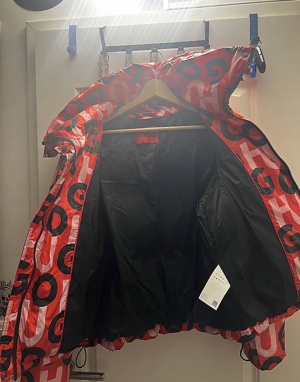 Giacche: Rote Hugo Boss Damenjacke – Usato da Worb venduto da ansari 3