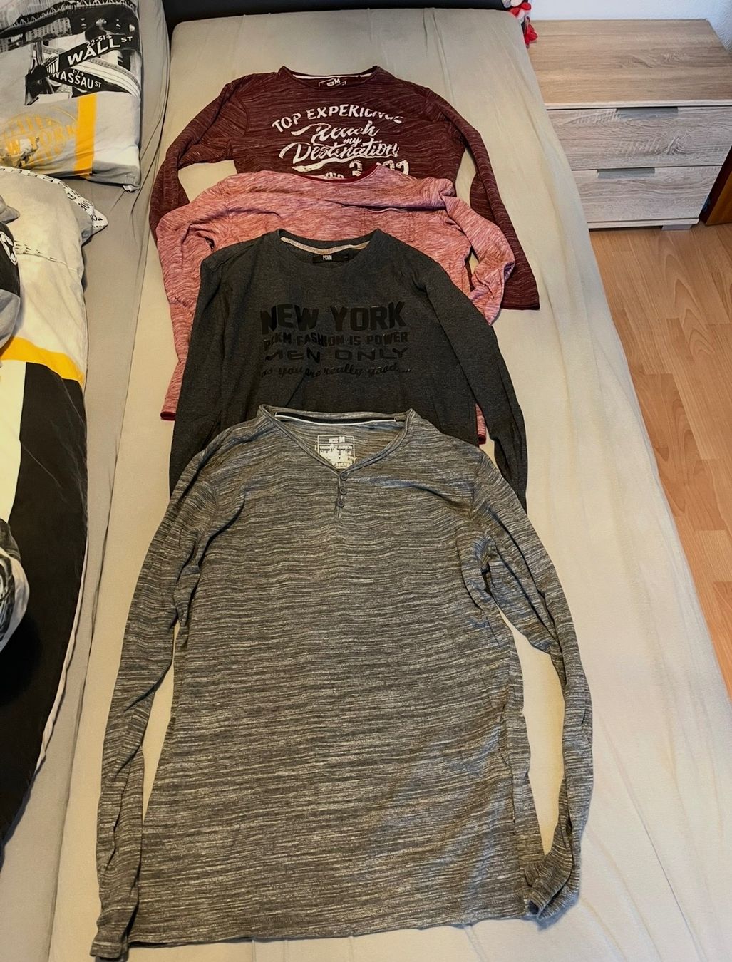 Pulls & Sweat-shirts: Pullover – Neuf (Voir description) à Bure par flo_g9nx