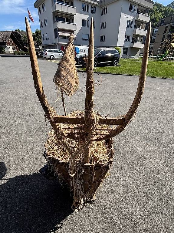 Skulpturen & Statuen: Grosse antike Kratte – Gebraucht aus Ennetbürgen von Hyde 4