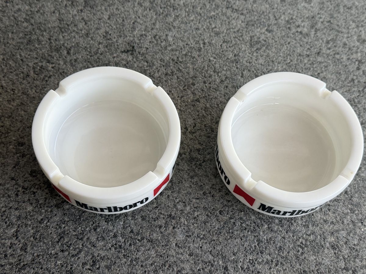 Marlboro Portacenere: 2 Aschenbecher Marlboro Glas Vintage  – Usato da Deitingen venduto da Himhip 1