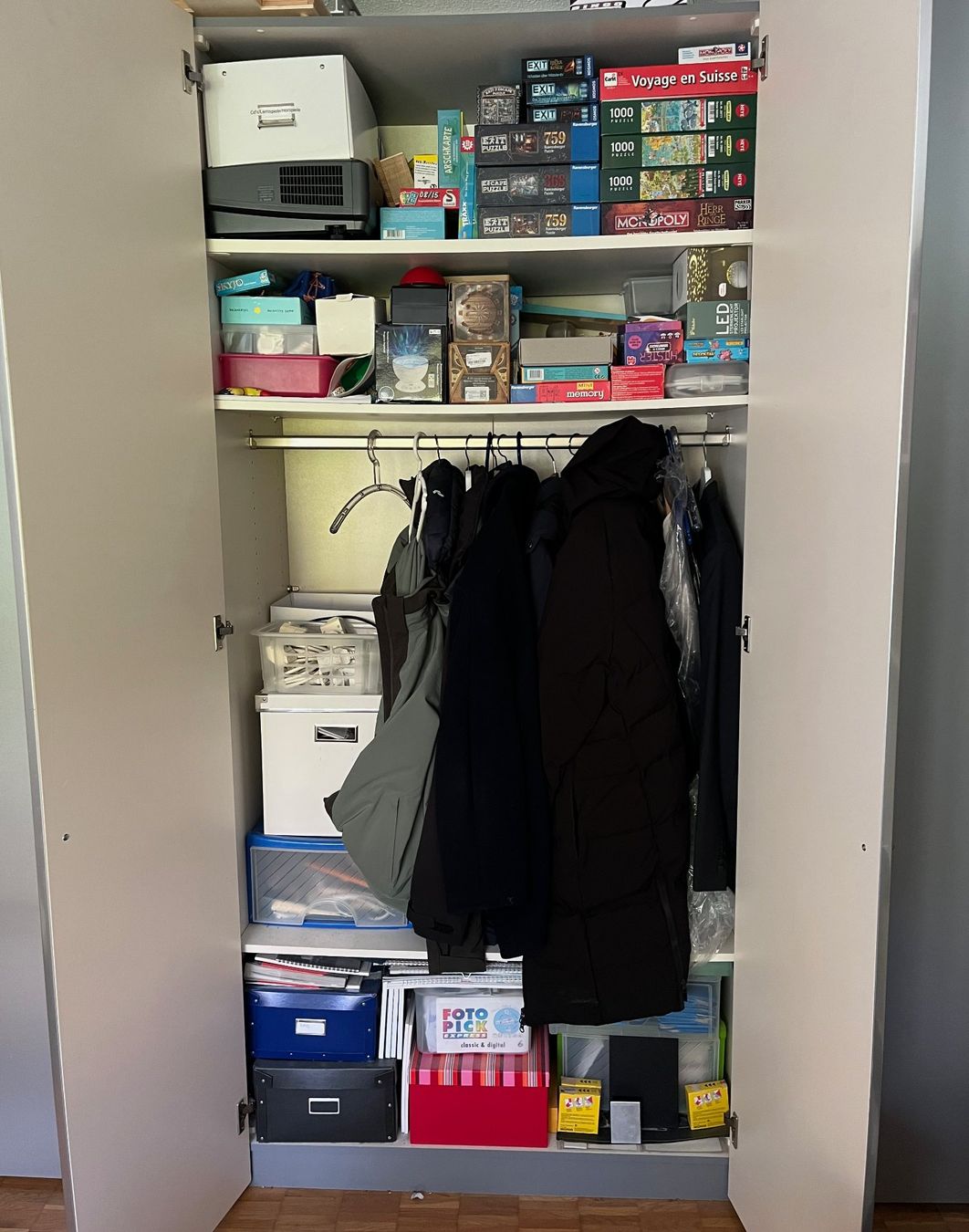Interio Armadi: 4-Türen-Schrank (Interio) – Usato da Oberrieden venduto da Campi9 4