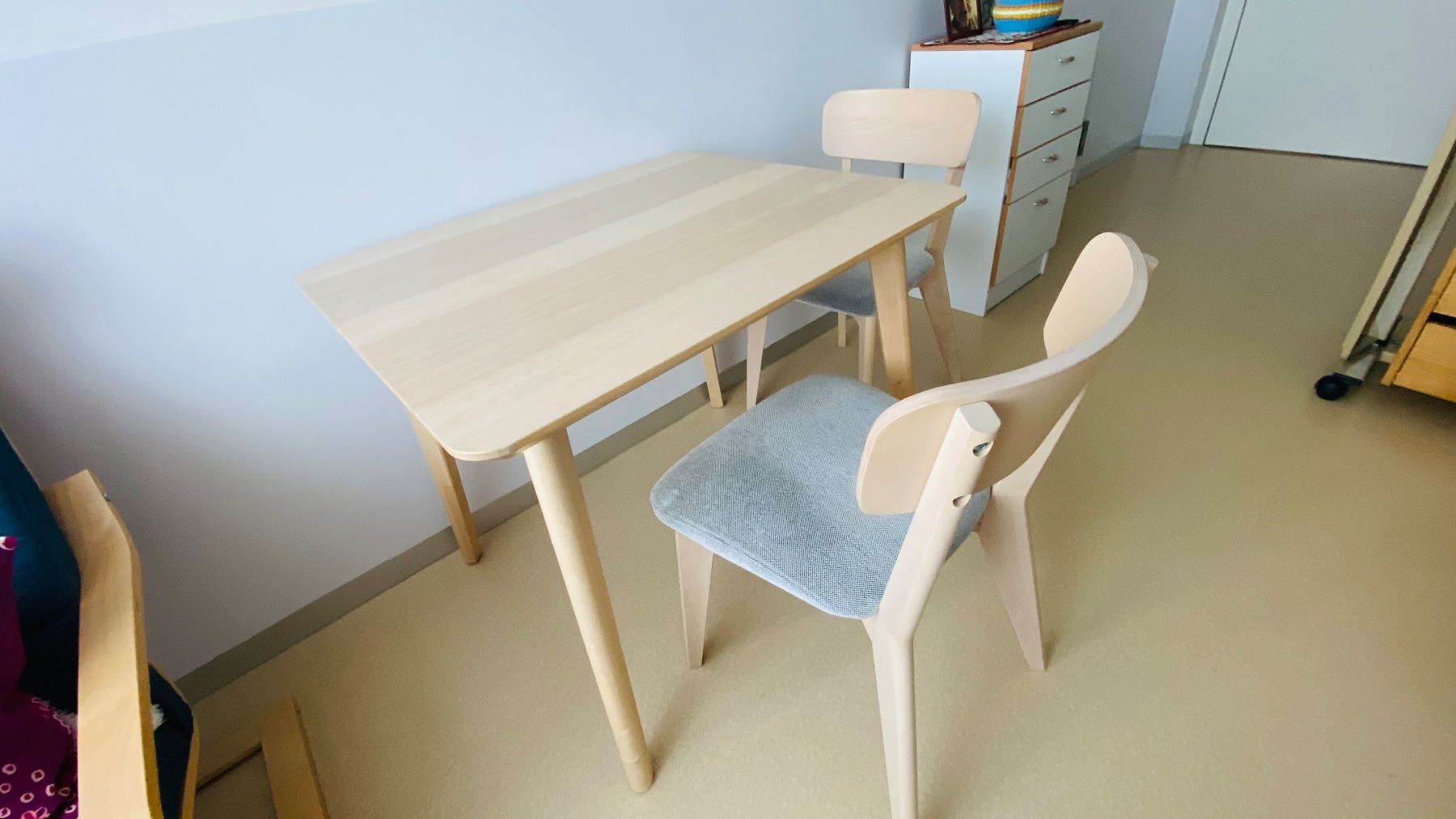 Ikea Set de table et chaises: Tisch und 2 Stühle – D'occasion à Zürich par vgo_b5p5 1