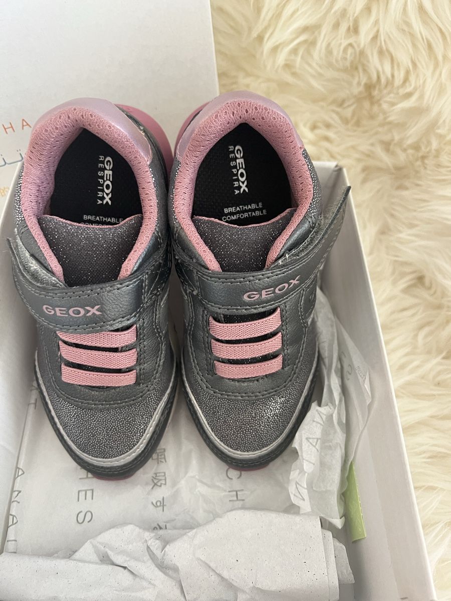 Geox Scarpe per ragazze: Neue Geox Sneakers Grösse 27 – Nuovo e nell'imballaggio originale da Inwil venduto da Karenstone 1