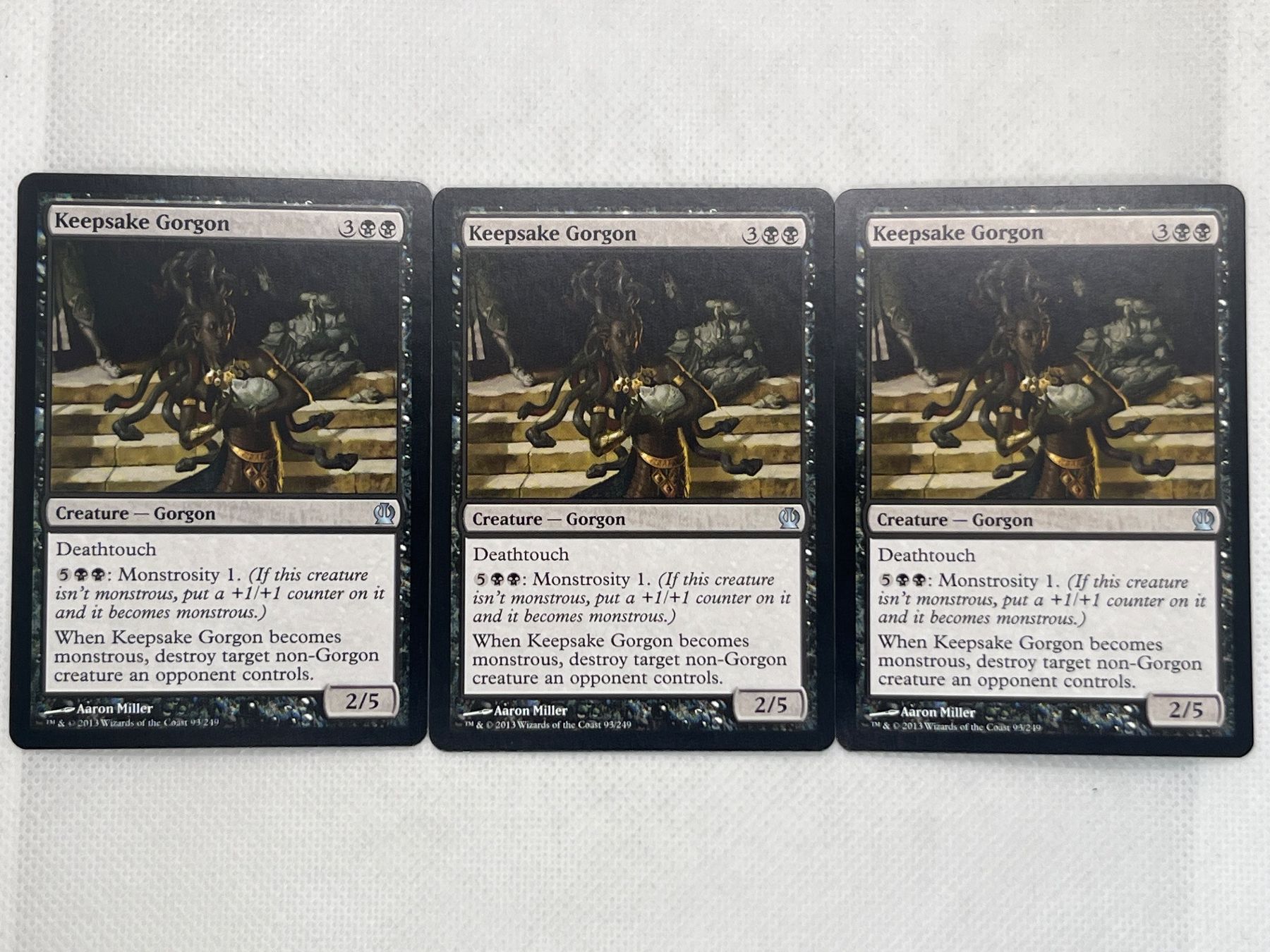 Magic The Gathering Carte collezionabili: Magic The Gathering MTG - Keepsake Gorgon (x3) – Usato da Hinterkappelen venduto da Kim1992