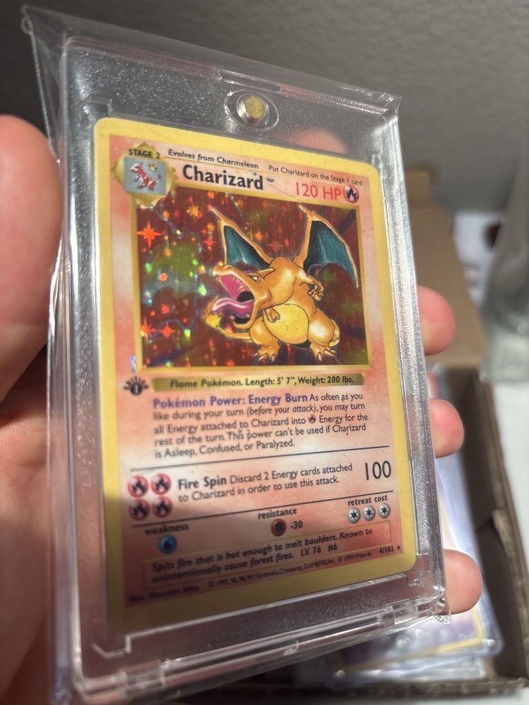 Pokémon Cartes à collectionner: Charizard shadowless 1st edition – D'occasion à Erlinsbach par cri_l7zw 1