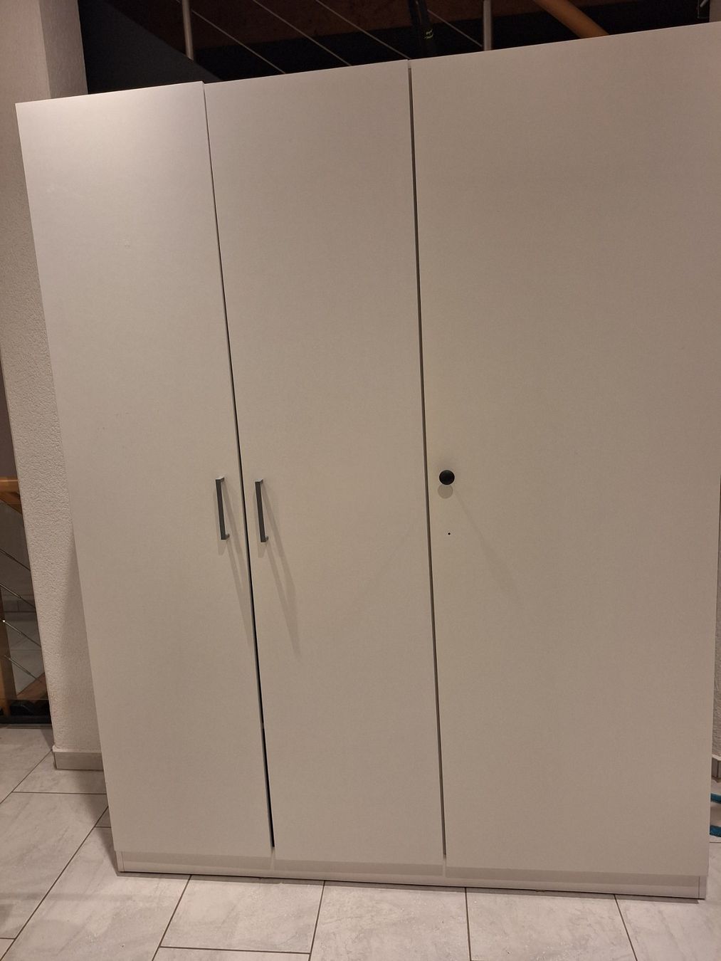 Armoires: Kleiderschrank – D'occasion à Wegenstetten par mcfly321
