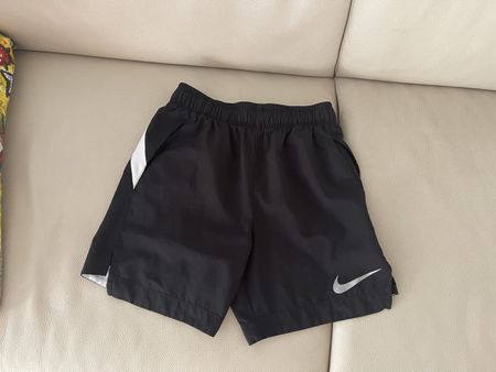 Nike Sport Shorts Gr. 128-137 Dri-Fit