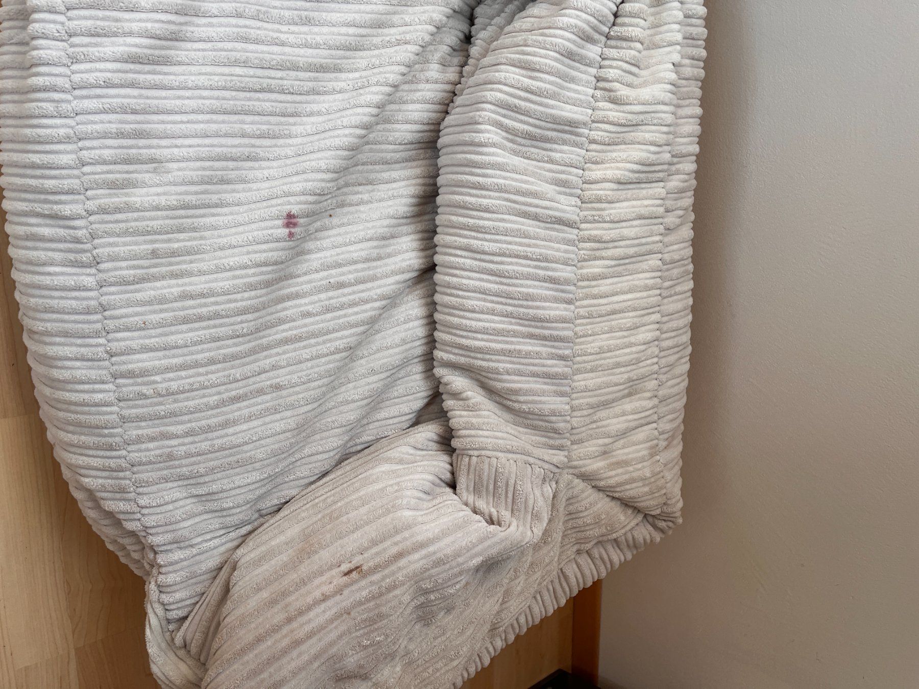 Lounge Pug Fauteuils: Lounge Pug Sitzsack Cord beige, gebraucht – D'occasion à Jona par Humpimumpi 3