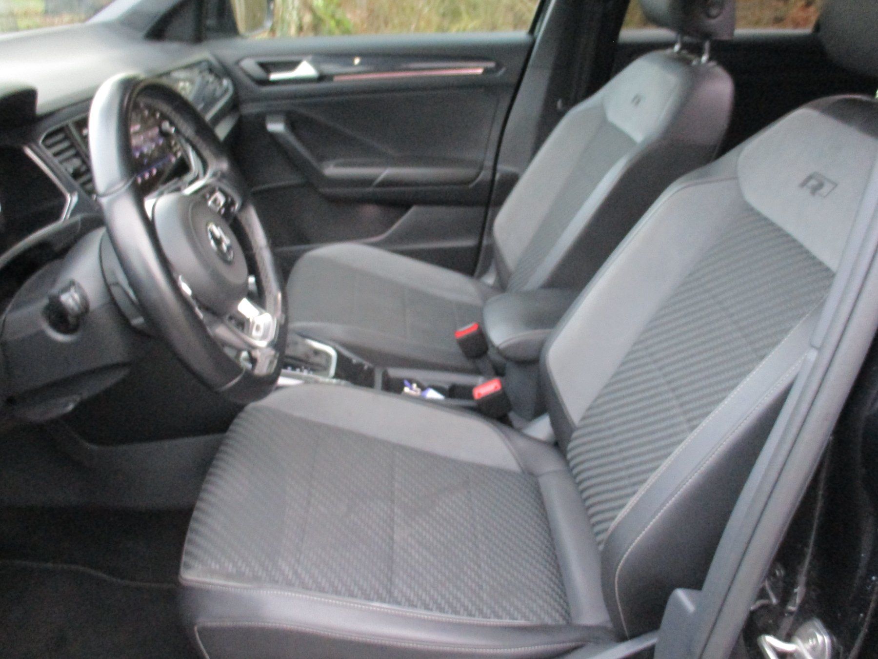 VW Autos: VW T-Roc 1.5 TSI R-Line – Gebraucht aus Riedholz von Riedholz-Garage 8