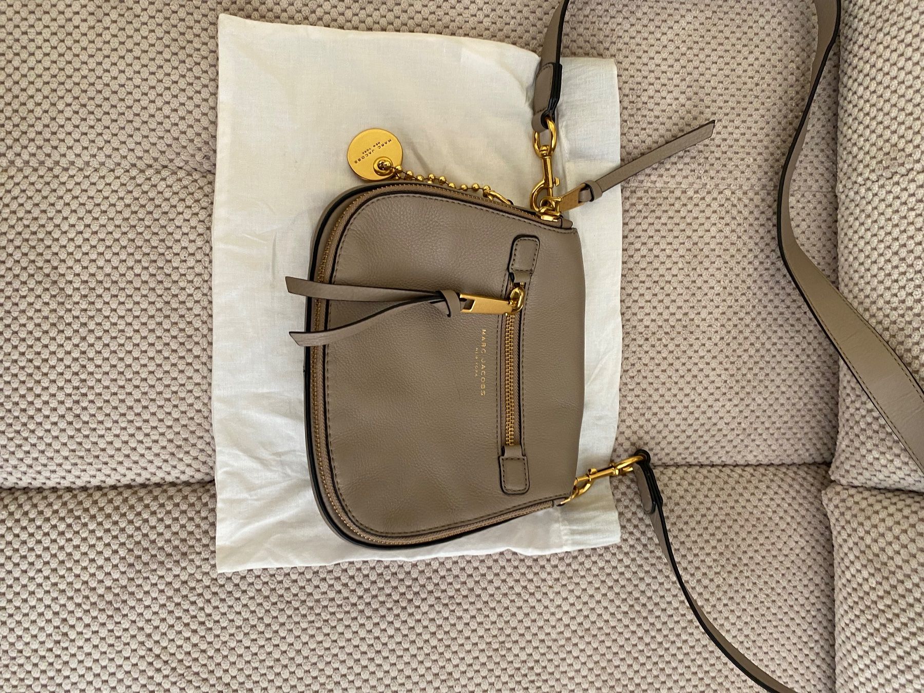 Marc Jacobs Taschen für Damen: Marc Jacobs Lederumhängetasche, Model Nomad – Gebraucht aus Vetroz von Gundisima 3