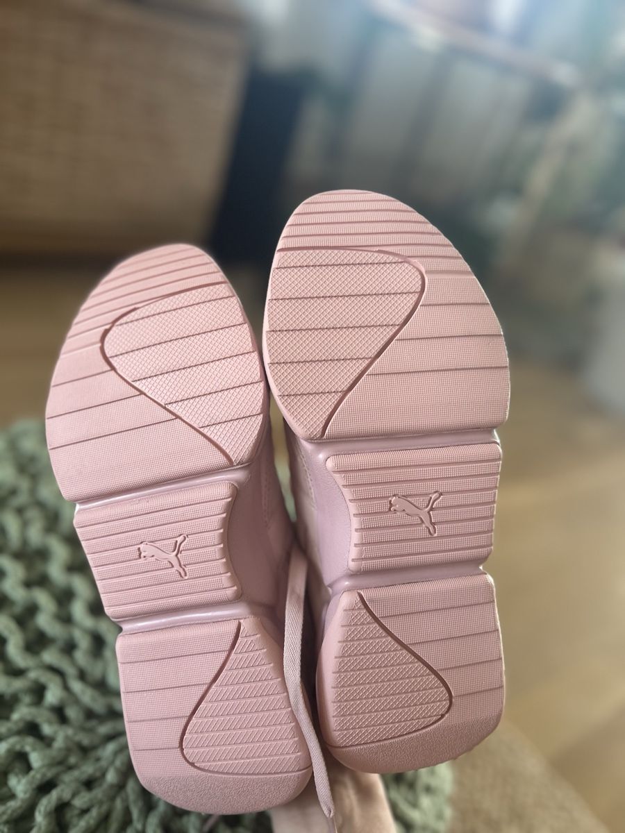 Puma Scarpe da donna: Hello Kitty Sanrio Sneaker/Puma Nova 2 – Nuovo (secondo la descrizione) da Aarberg venduto da lep_qc92 3