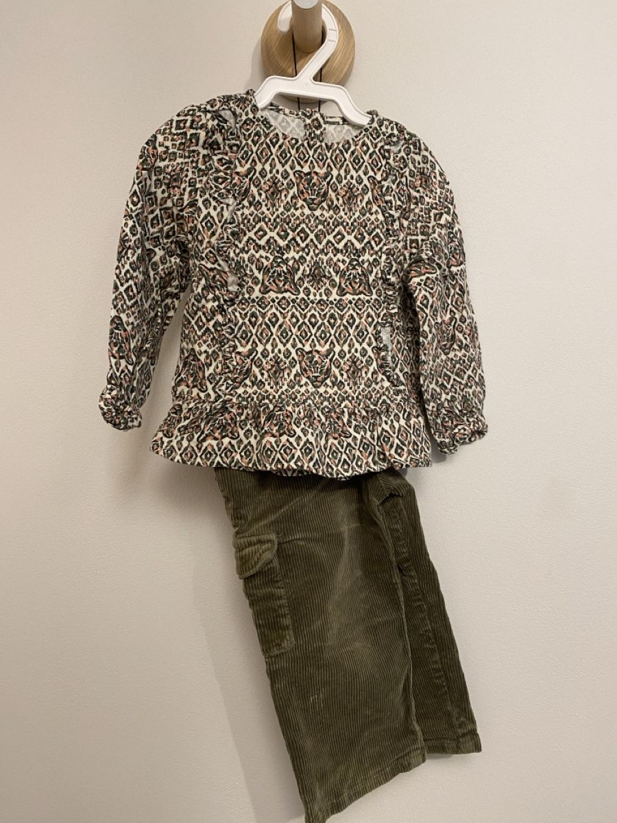 IKKS Lotti & Set di vestiti: Ensemble automne Ikks 2ans 86 – Usato da Les Breuleux venduto da mya_b78z