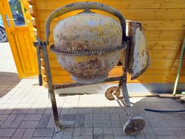 Betonmischer mit Gebrauchsspuren