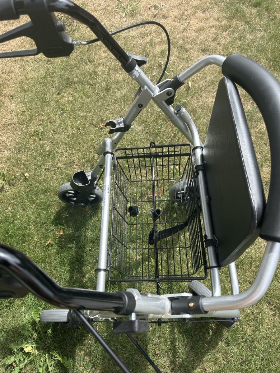 Aides à la marche: Rollator Dietz LIGERO – Neuf (Voir description) à Egg b. Zürich par Chobe 1