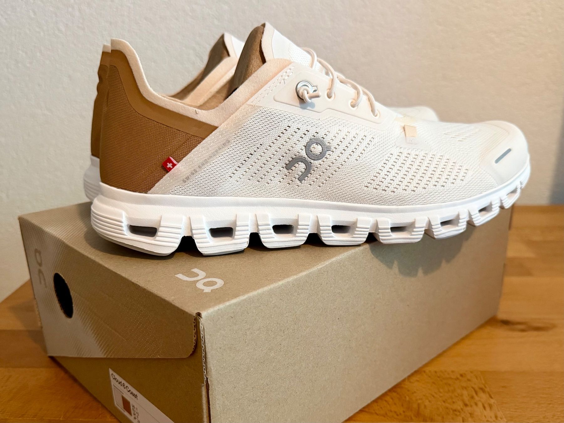 On Scarpe da donna: On Cloud 6 Coast Sneakers - Farbe Sphinx - Gr 43 – Nuovo e nell'imballaggio originale da Zürich venduto da agatrz