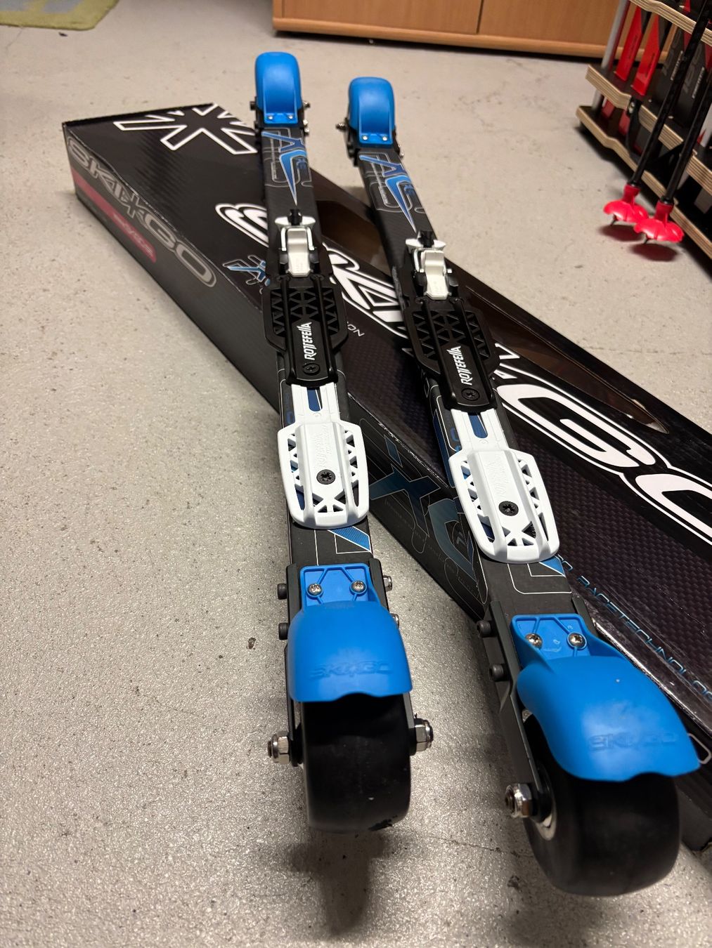 Sci: Rollski Skigo Carbon Klassisch – Nuovo e nell'imballaggio originale da Egnach venduto da Rechi8