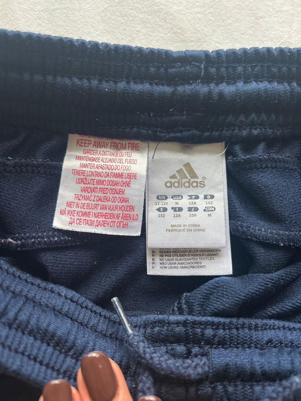 Adidas Pantaloni: Sporthose dunkelblau ADIDAS – Usato da Lohn-Ammannsegg venduto da norina_3 3
