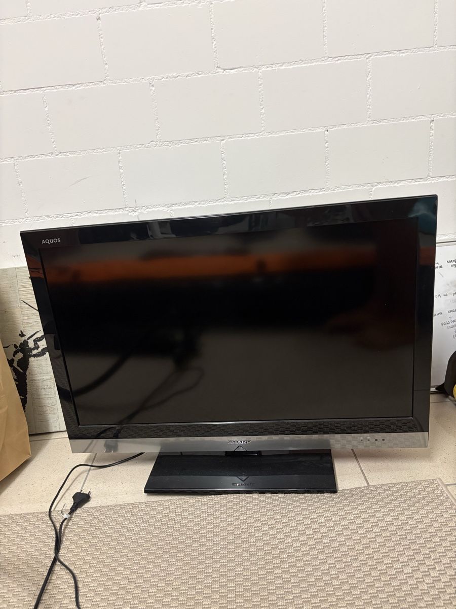 Appareils TV: Sharp Aquos TV used good condition – D'occasion à Küsnacht ZH par las_w8st 1