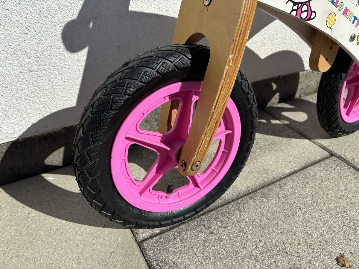Hello Kitty Veicoli per bambini: Hello Kitty Laufrad – Usato da Aeschi SO venduto da Bluemail 3
