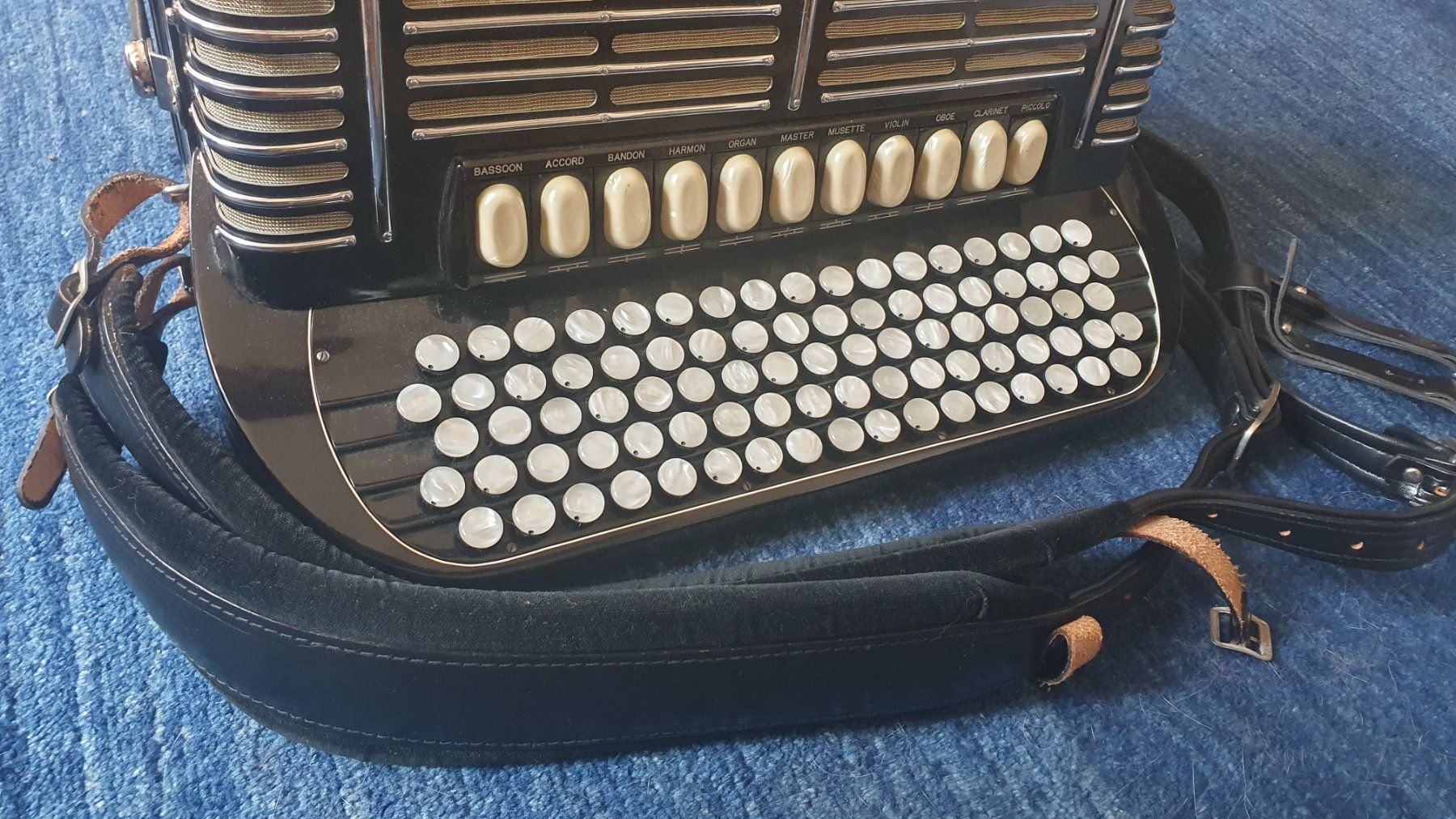 Hohner Strumenti musicali: Hohner Morino Artiste VI N – Usato da Rafz venduto da YEL01 2