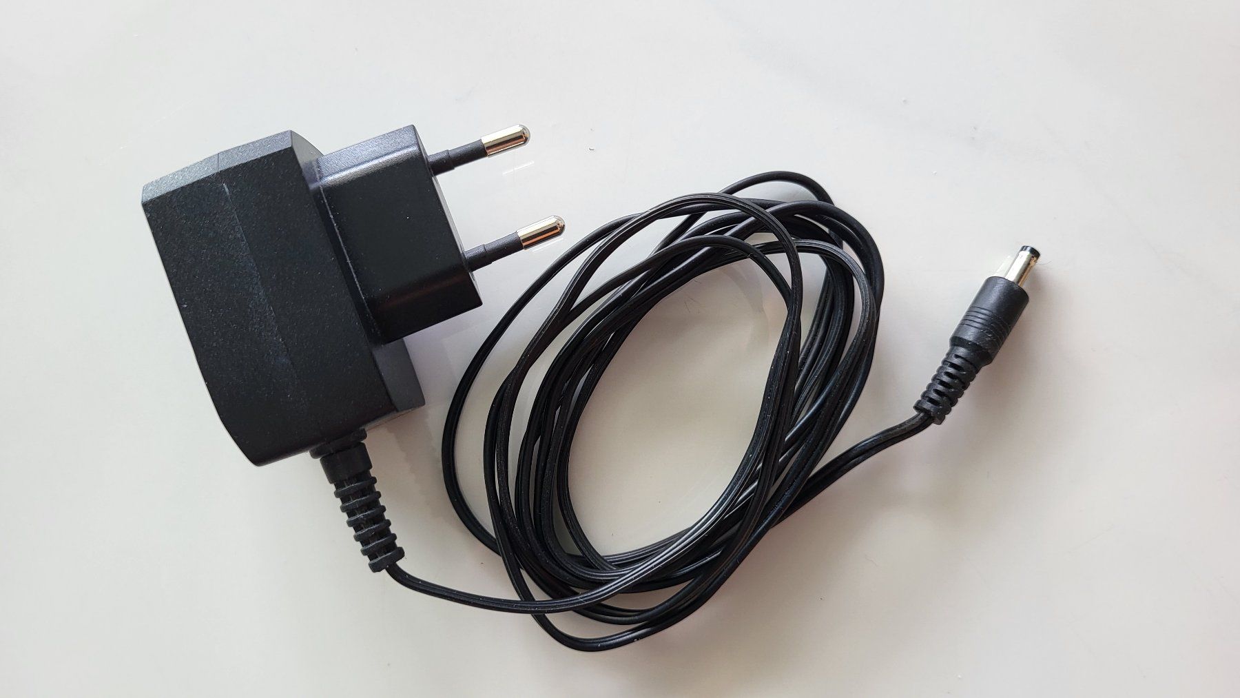 Toshiba Caricabatterie: LOGITECH Netzteil 4W 5V Hohlstecker 4x1.7mm – Usato da Schindellegi venduto da Peter8834