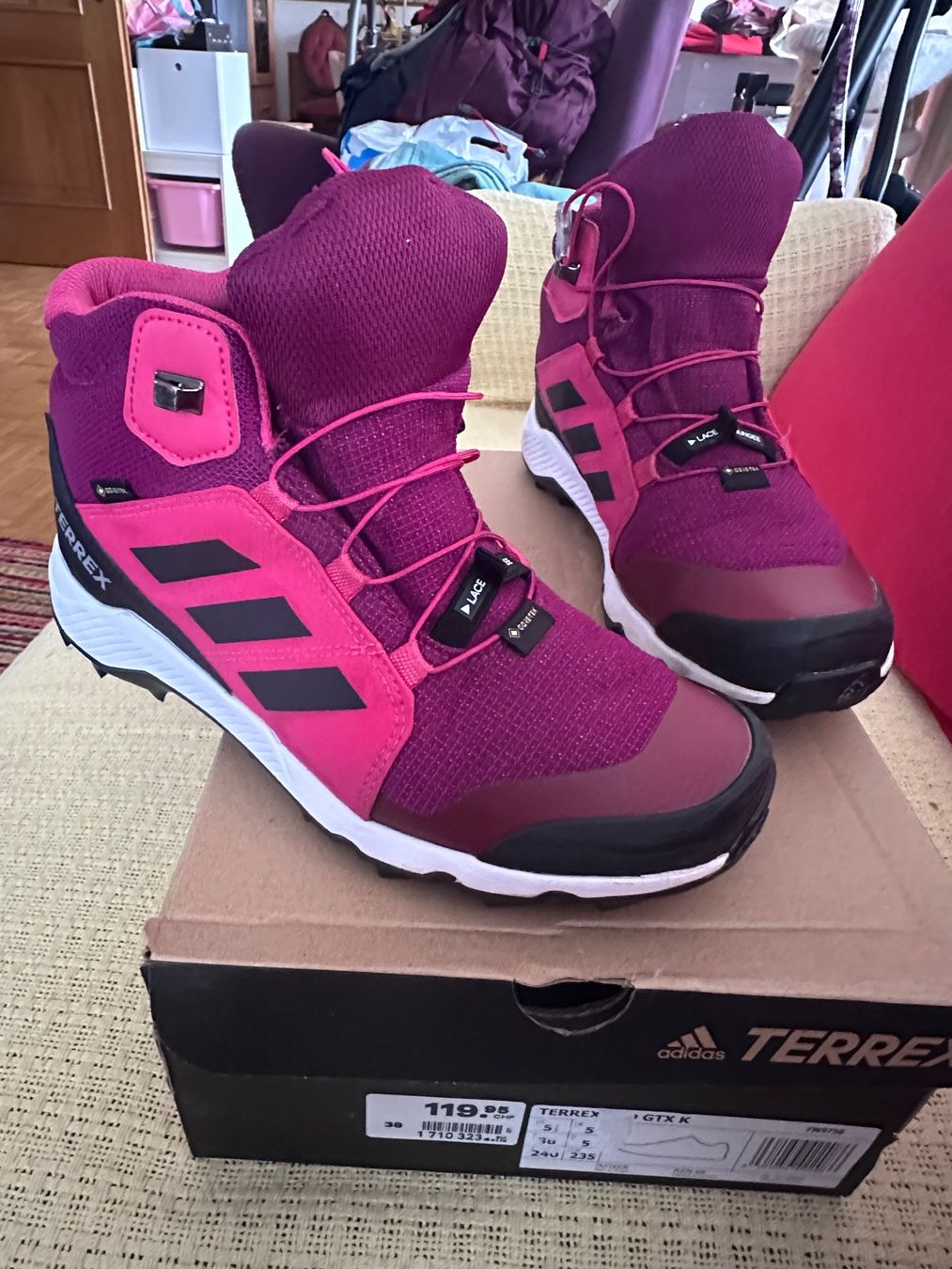 Adidas Chaussures filles: Adidas Terrex Wanderschuhe Gr. 38 – D'occasion à Meilen par Ekagar 1