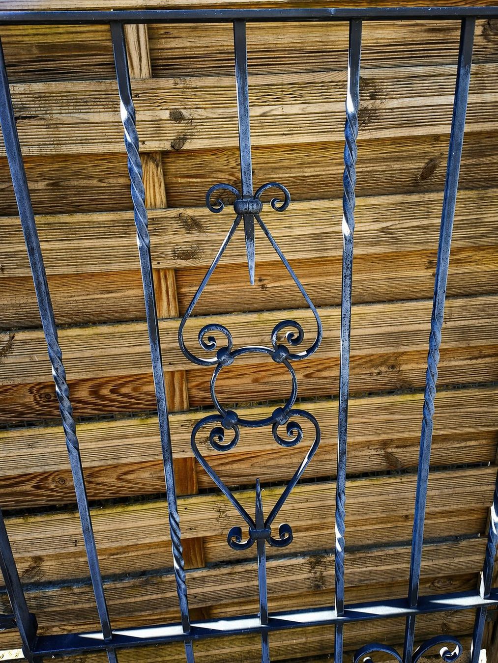 Gitter & Roste: Dekorative Metall-Gitter 123x183 – Gebraucht aus Recherswil von beawuethrich