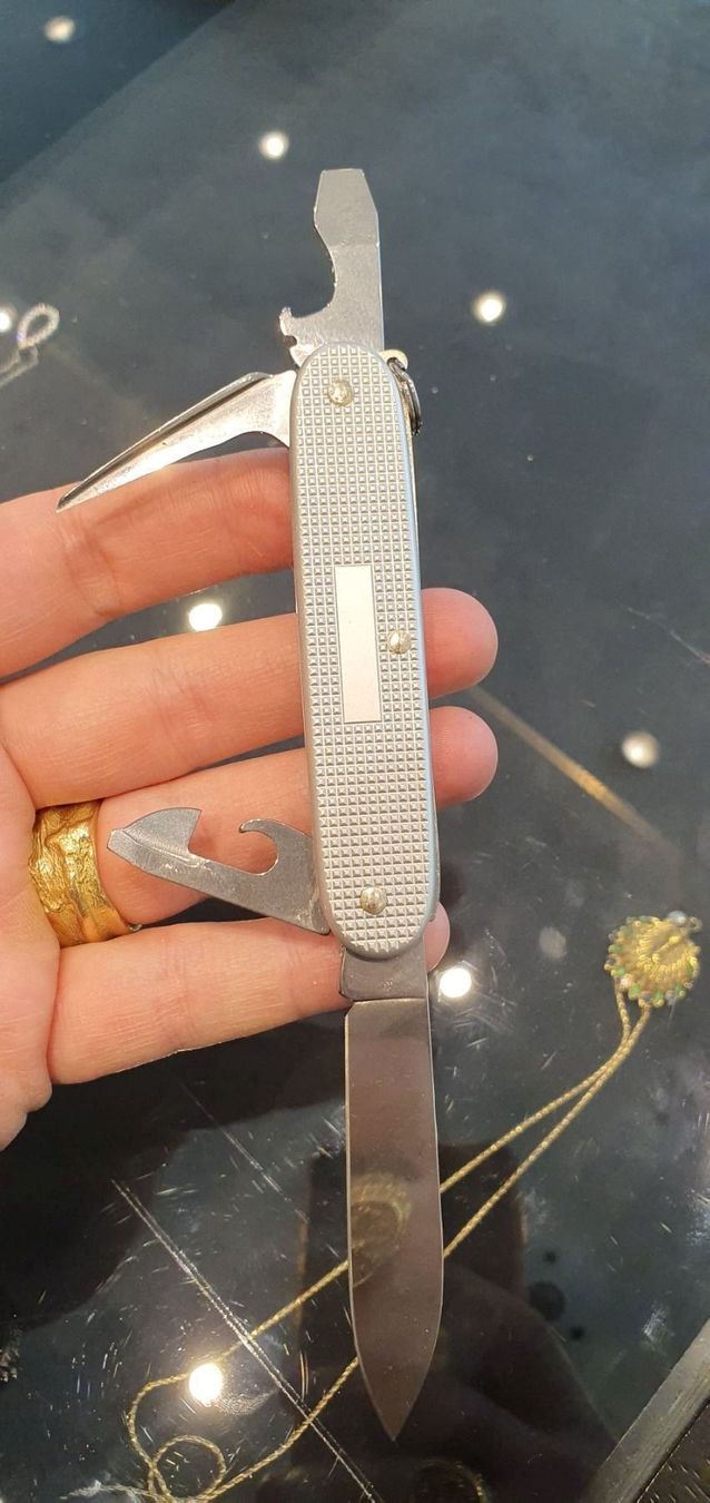 Victorinox Taschenmesser: SCHWEIZER TASCHENMESSER MIT ECHTEN SAFIR – Gebraucht aus Unterägeri von Altgoldschmuck 9